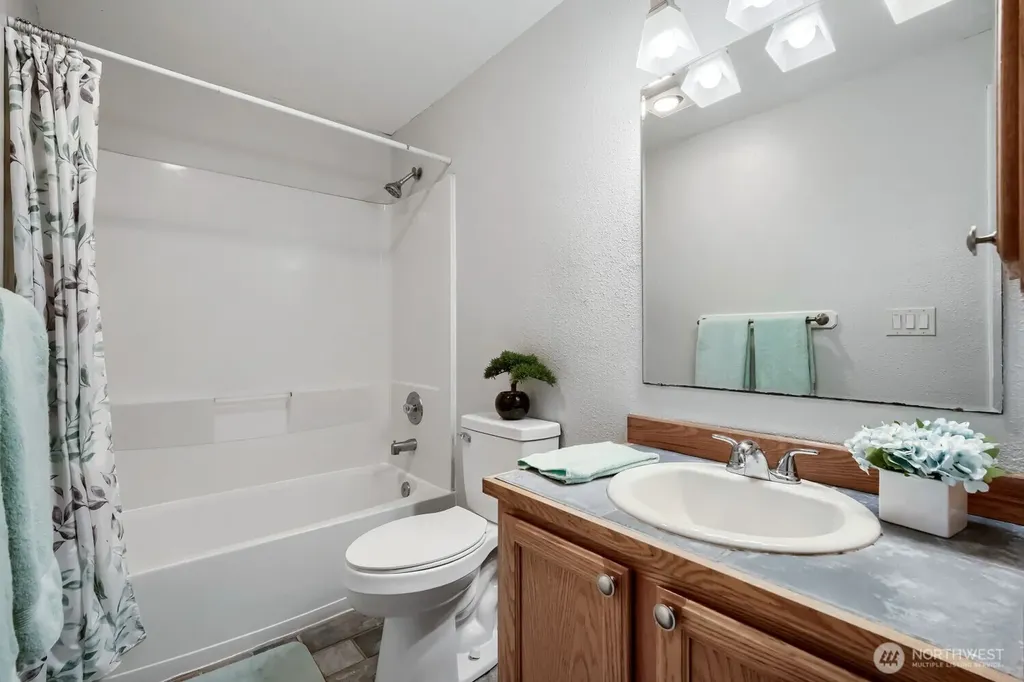 1102 8th Street NE Auburn WA 98002