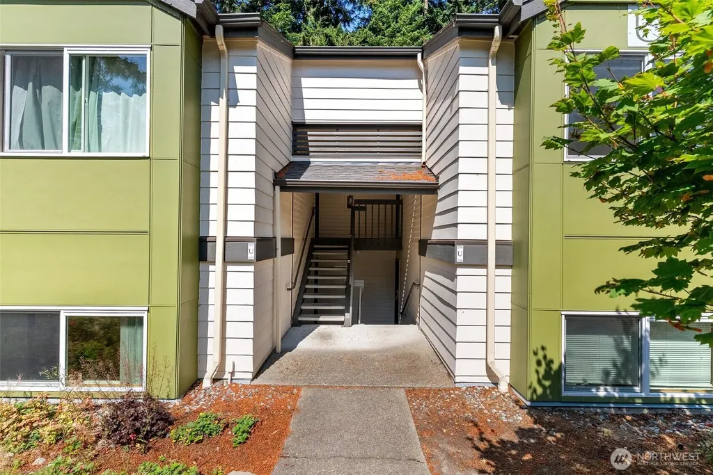 31500 33rd Place SW Federal Way WA 98023