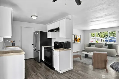 12318 114th Avenue E Puyallup WA 98374