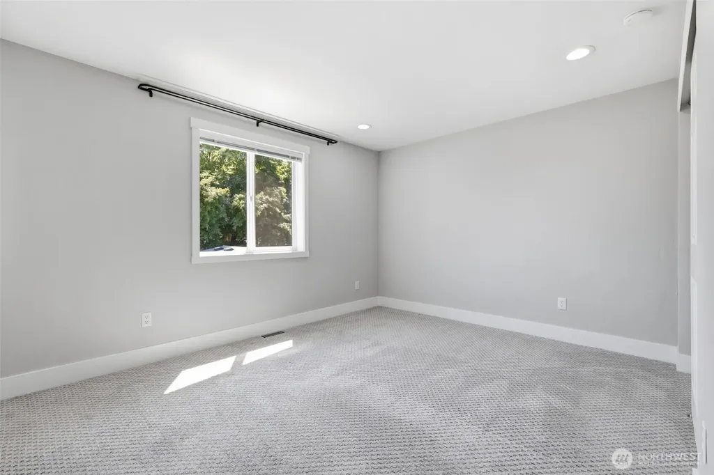 5402 34th Street Loop NE Tacoma WA 98422