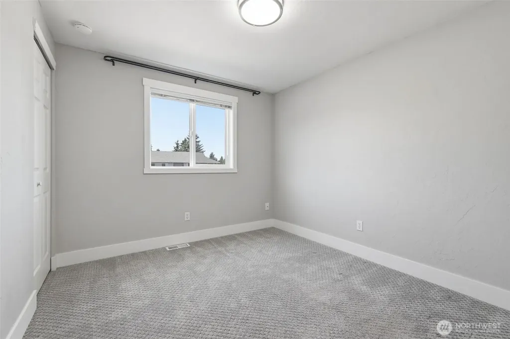5402 34th Street Loop NE Tacoma WA 98422