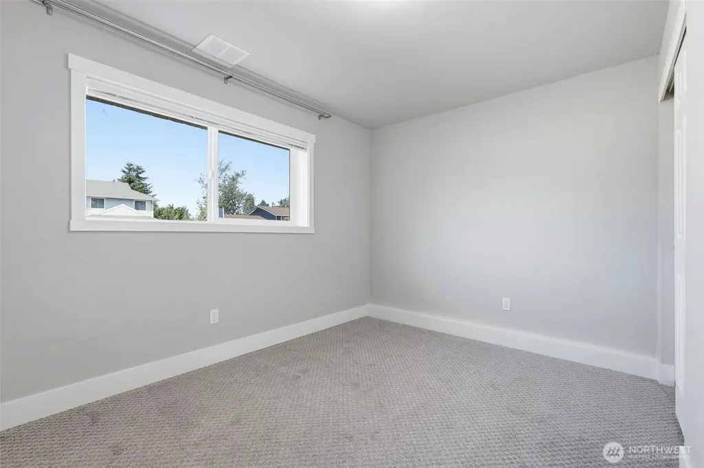 5402 34th Street Loop NE Tacoma WA 98422