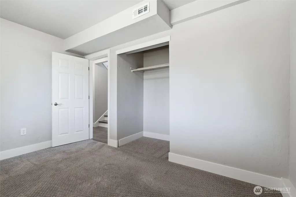 5402 34th Street Loop NE Tacoma WA 98422