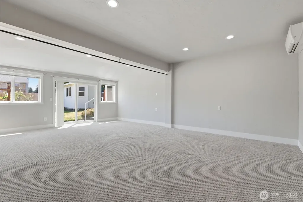5402 34th Street Loop NE Tacoma WA 98422