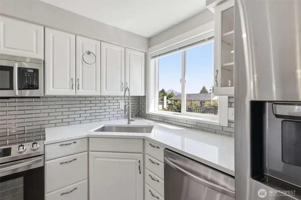 5402 34th Street Loop NE Tacoma WA 98422