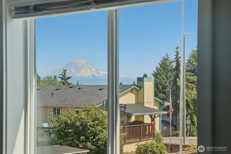 5402 34th Street Loop NE Tacoma WA 98422