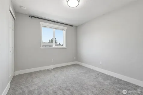 5402 34th Street Loop NE Tacoma WA 98422