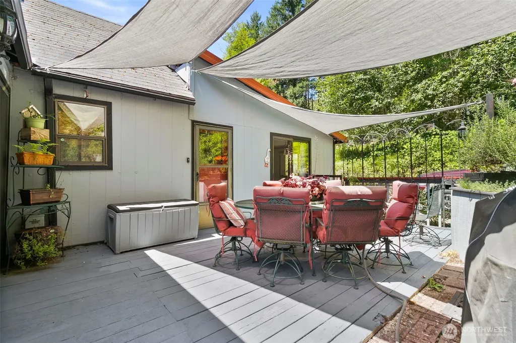 27021 Lower Burnett Road E Buckley WA 98321