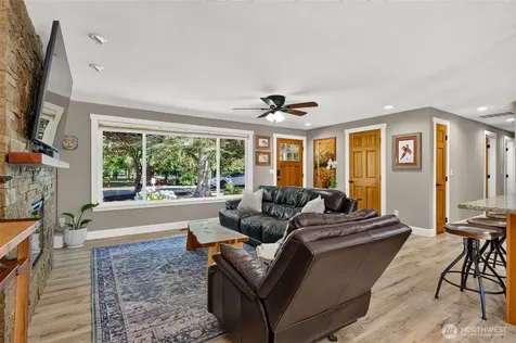 413 Thrasher Avenue NE North Bend WA 98045