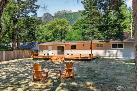 413 Thrasher Avenue NE North Bend WA 98045
