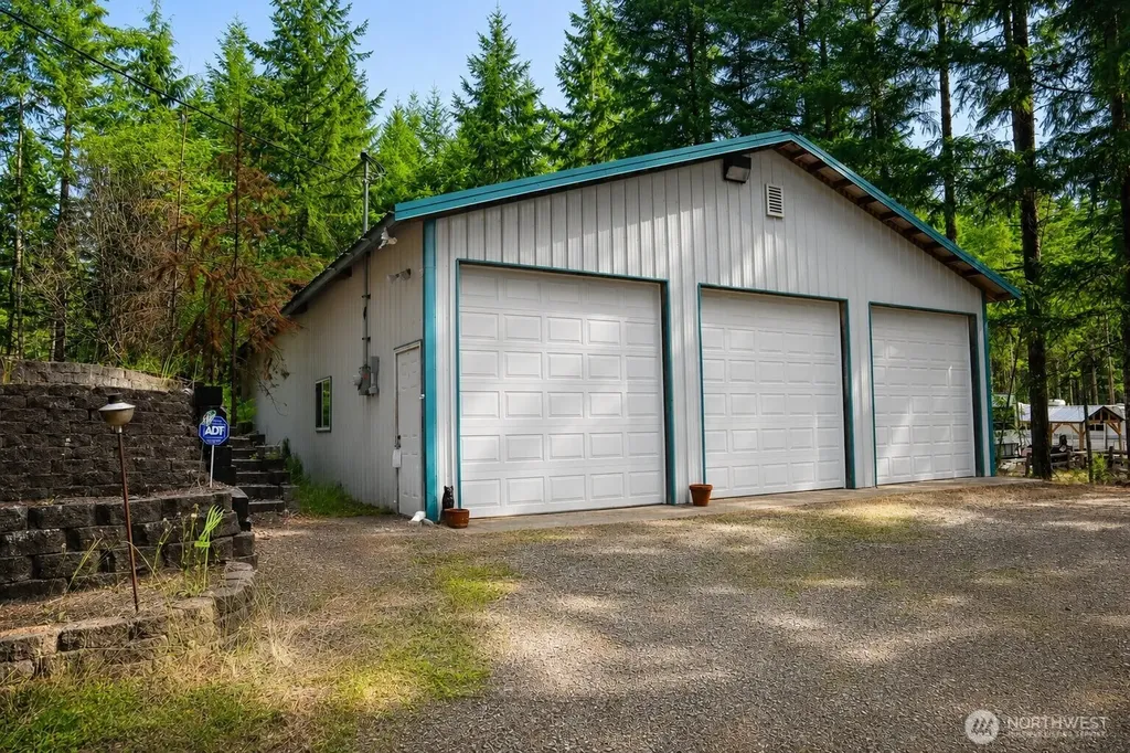 511 NE Lakeshore Drive N Tahuya WA 98588