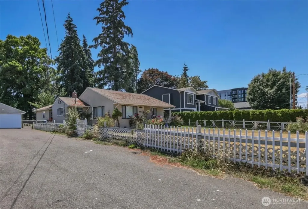 3039 S 200th Street Seatac WA 98198