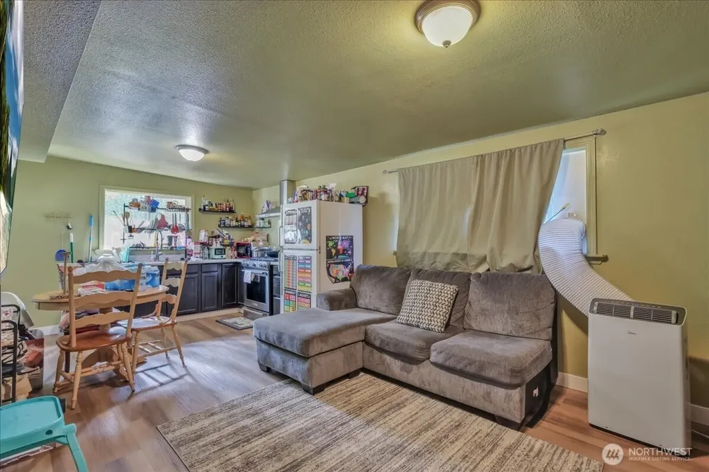 3039 S 200th Street Seatac WA 98198