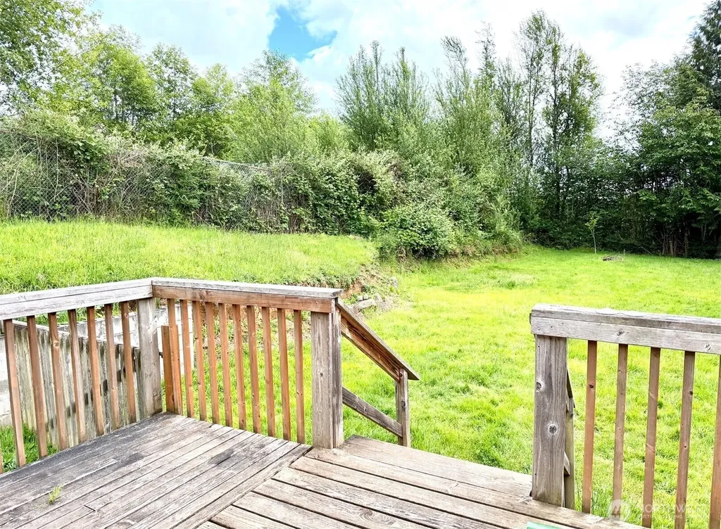 28 N Jacobson Road Cathlamet WA 98612
