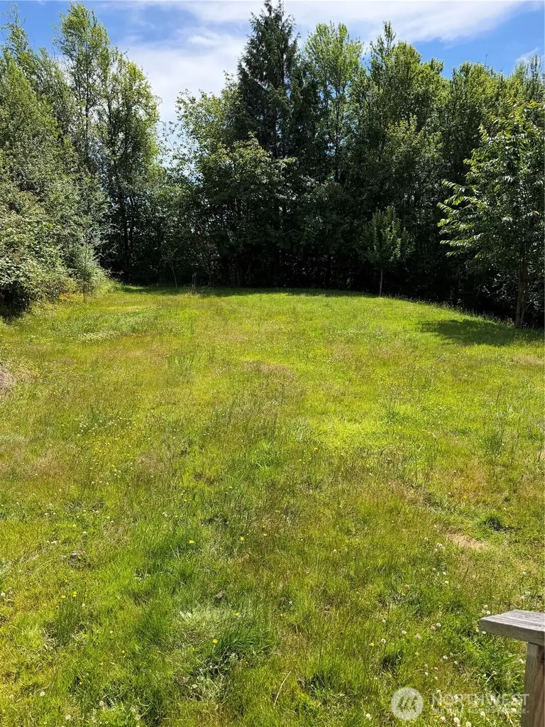 28 N Jacobson Road Cathlamet WA 98612