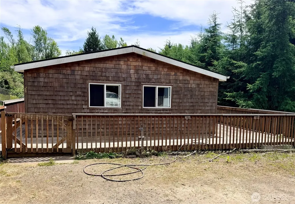 28 N Jacobson Road Cathlamet WA 98612