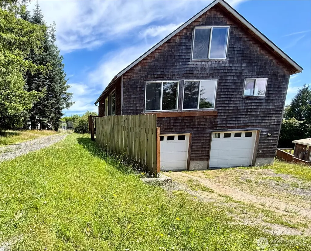 28 N Jacobson Road Cathlamet WA 98612