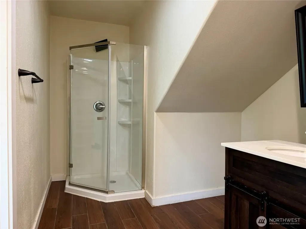 28 N Jacobson Road Cathlamet WA 98612