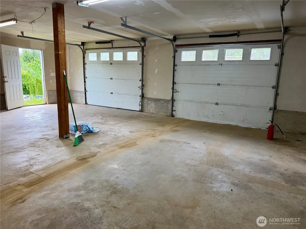28 N Jacobson Road Cathlamet WA 98612