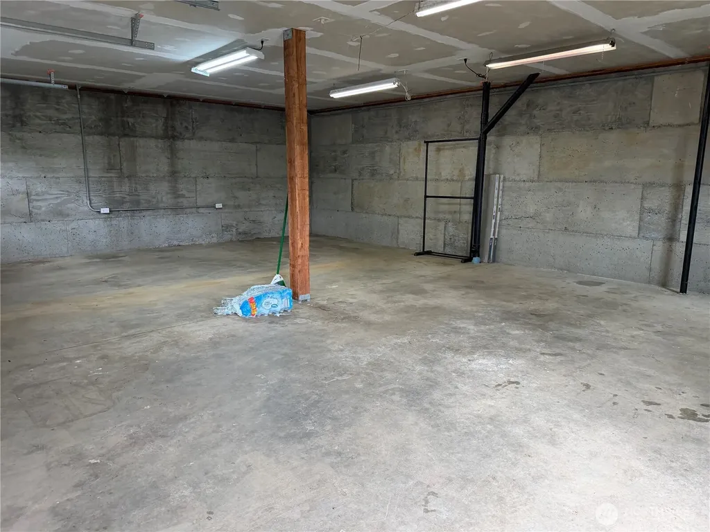 28 N Jacobson Road Cathlamet WA 98612