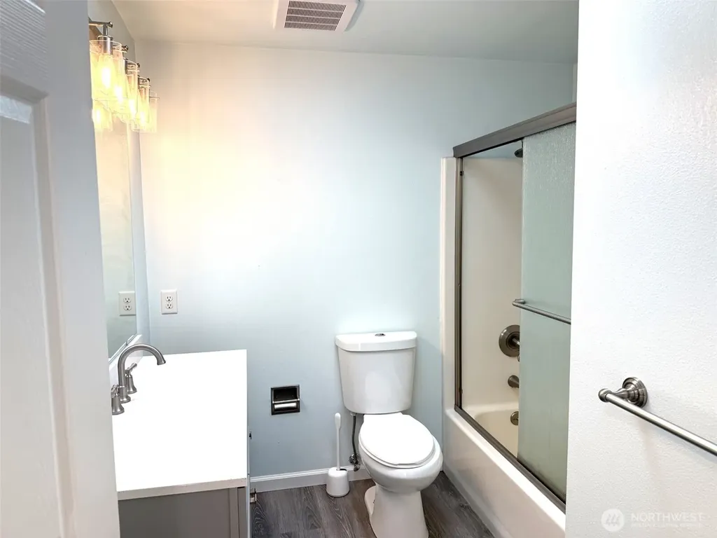 18604 131st Avenue SE Renton WA 98058