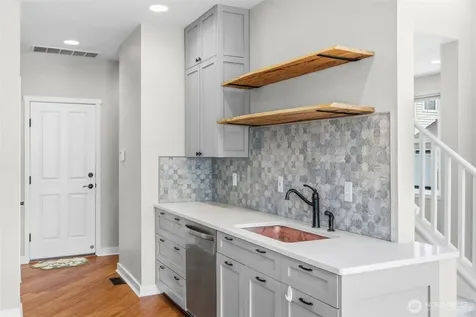 205 Newport Way NW Issaquah WA 98027
