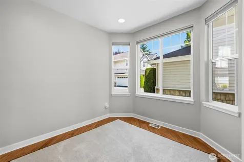 205 Newport Way NW Issaquah WA 98027