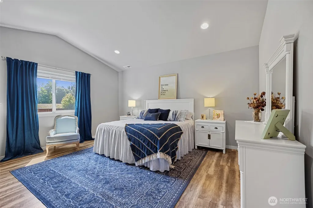 1720 River Walk Lane Burlington WA 98233