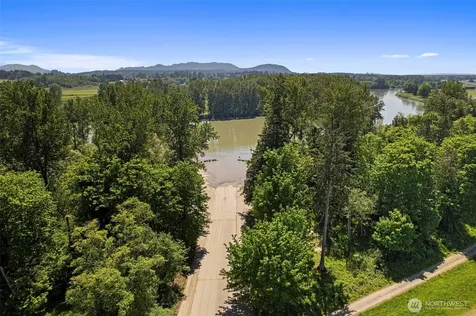 1720 River Walk Lane Burlington WA 98233