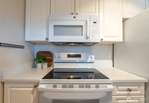 10744 Greenwood Avenue N Seattle WA 98133