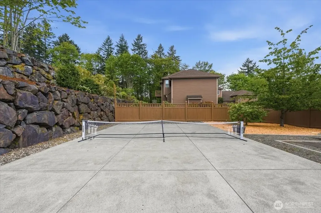 24121 NE 1st Place Sammamish WA 98074