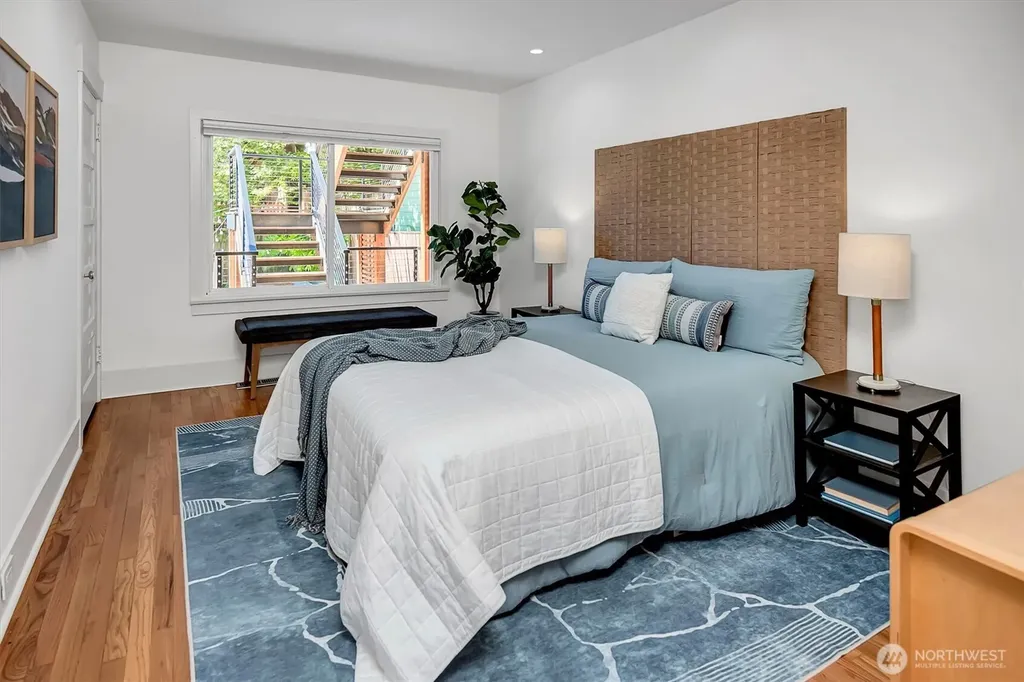 327 NE 55th Street Seattle WA 98105