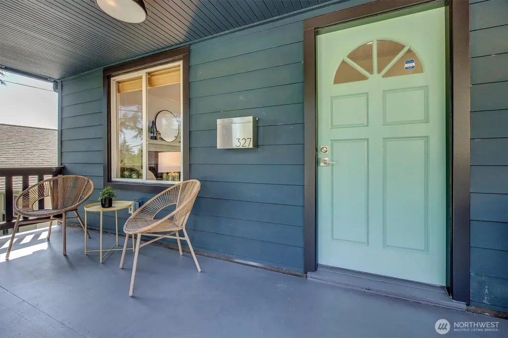 327 NE 55th Street Seattle WA 98105
