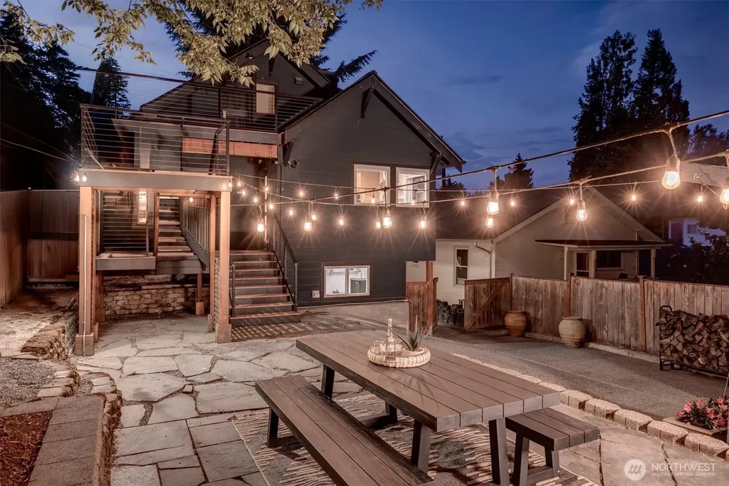 327 NE 55th Street Seattle WA 98105
