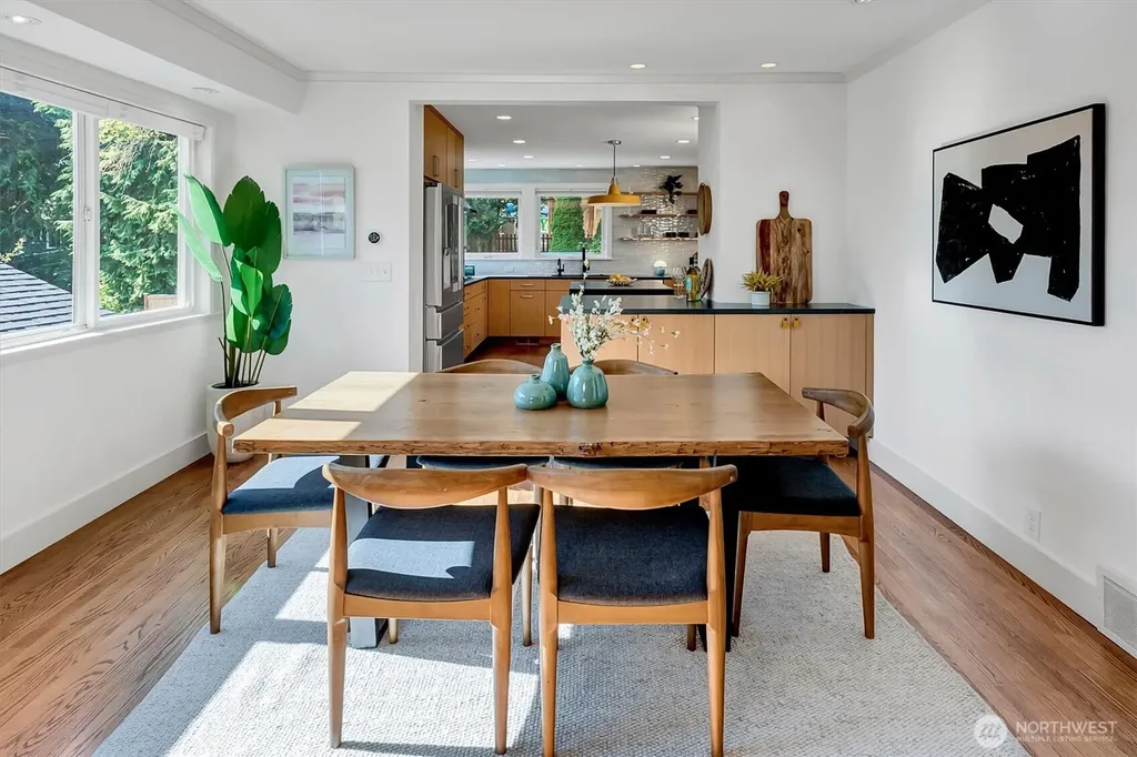 327 NE 55th Street Seattle WA 98105