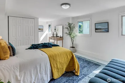 327 NE 55th Street Seattle WA 98105
