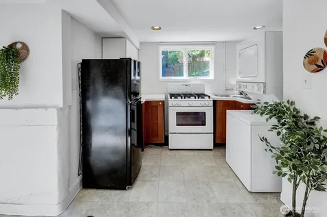 327 NE 55th Street Seattle WA 98105