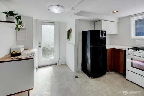 327 NE 55th Street Seattle WA 98105