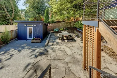 327 NE 55th Street Seattle WA 98105