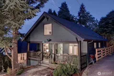 327 NE 55th Street Seattle WA 98105