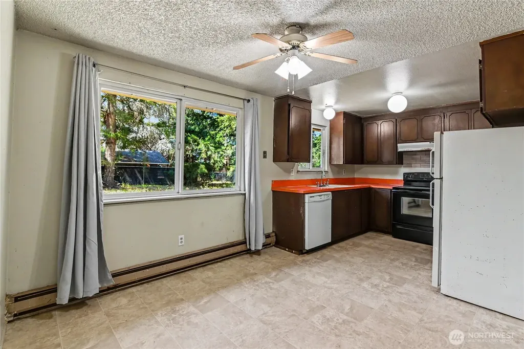 7913 4th Street SE Lacey WA 98503
