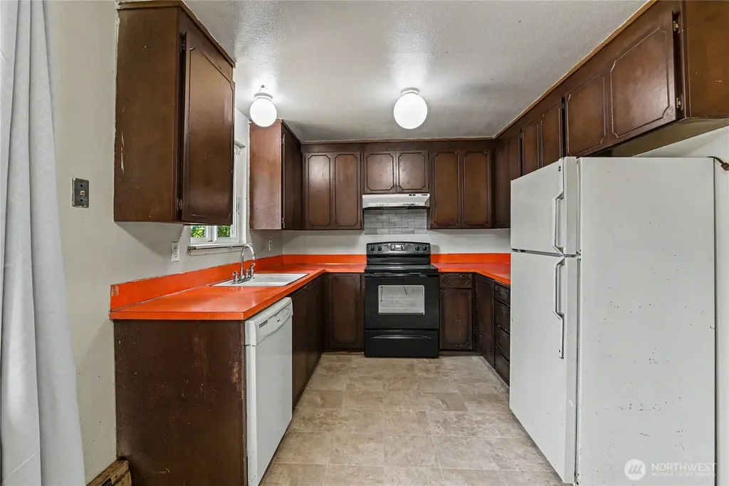 7913 4th Street SE Lacey WA 98503