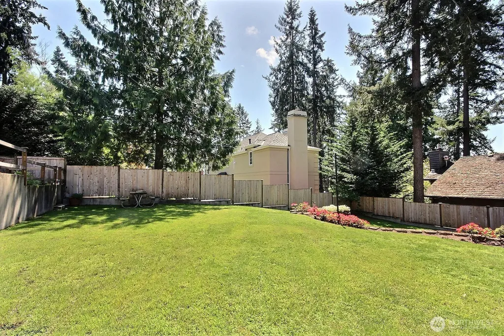 10609 SE 32nd Street Bellevue WA 98004