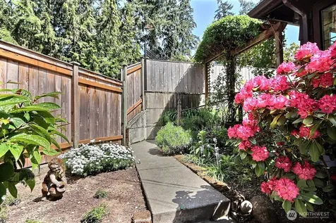 10609 SE 32nd Street Bellevue WA 98004