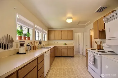 10609 SE 32nd Street Bellevue WA 98004