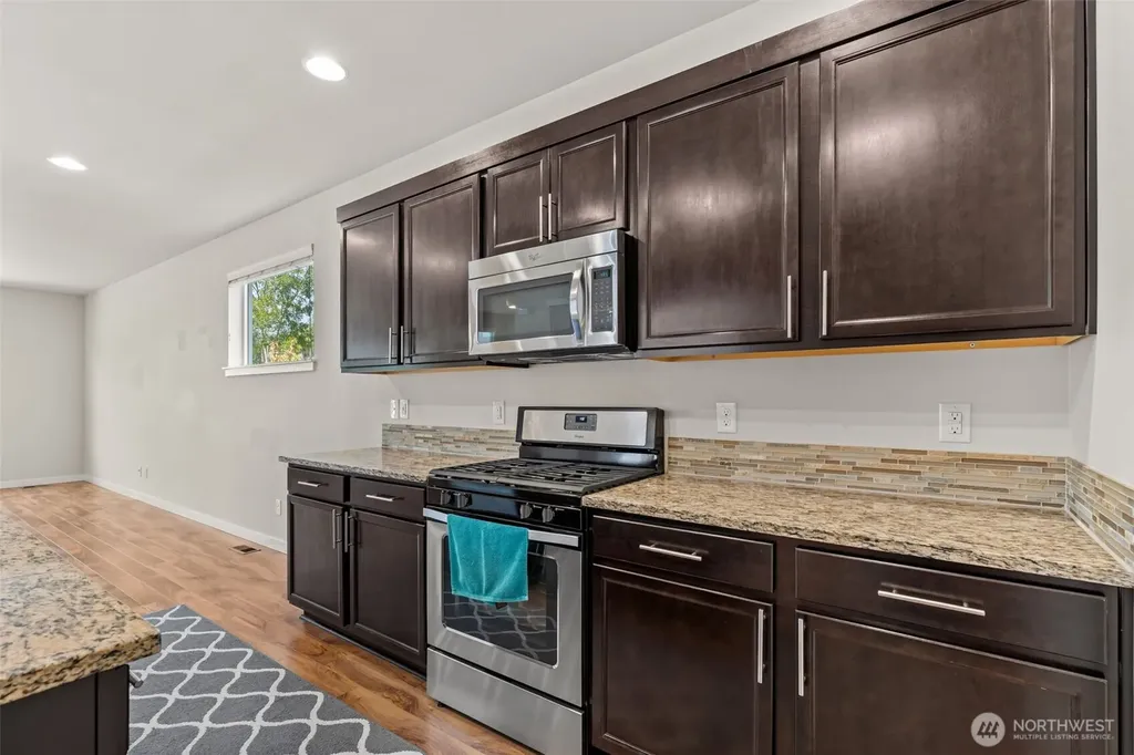 12103 SE 292nd Way Auburn WA 98092