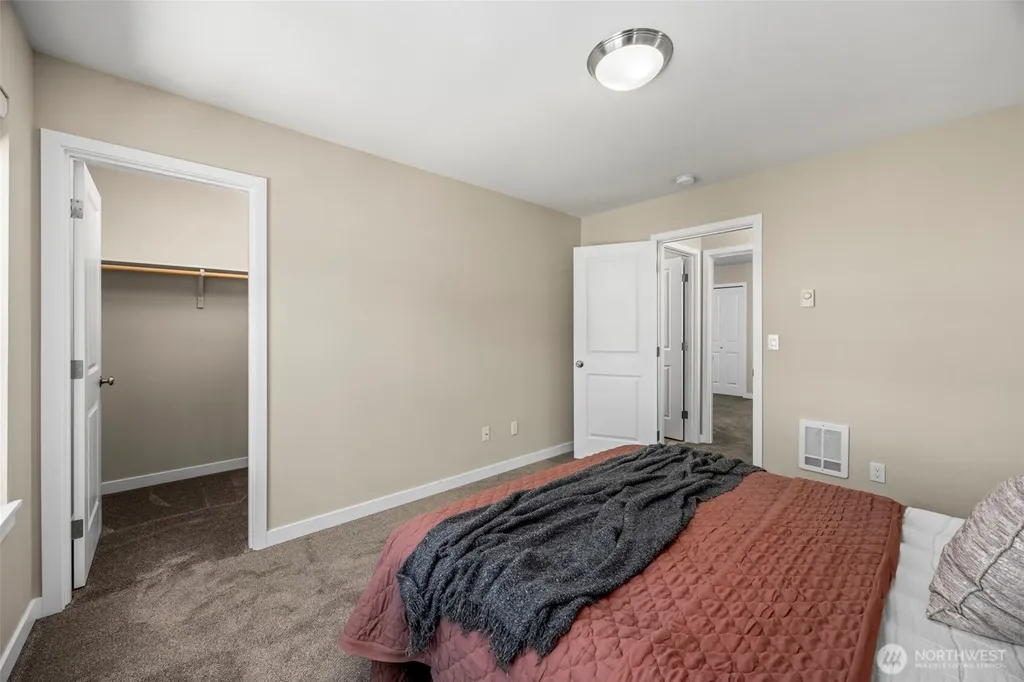 26459 NE Fireball Way Kingston WA 98346