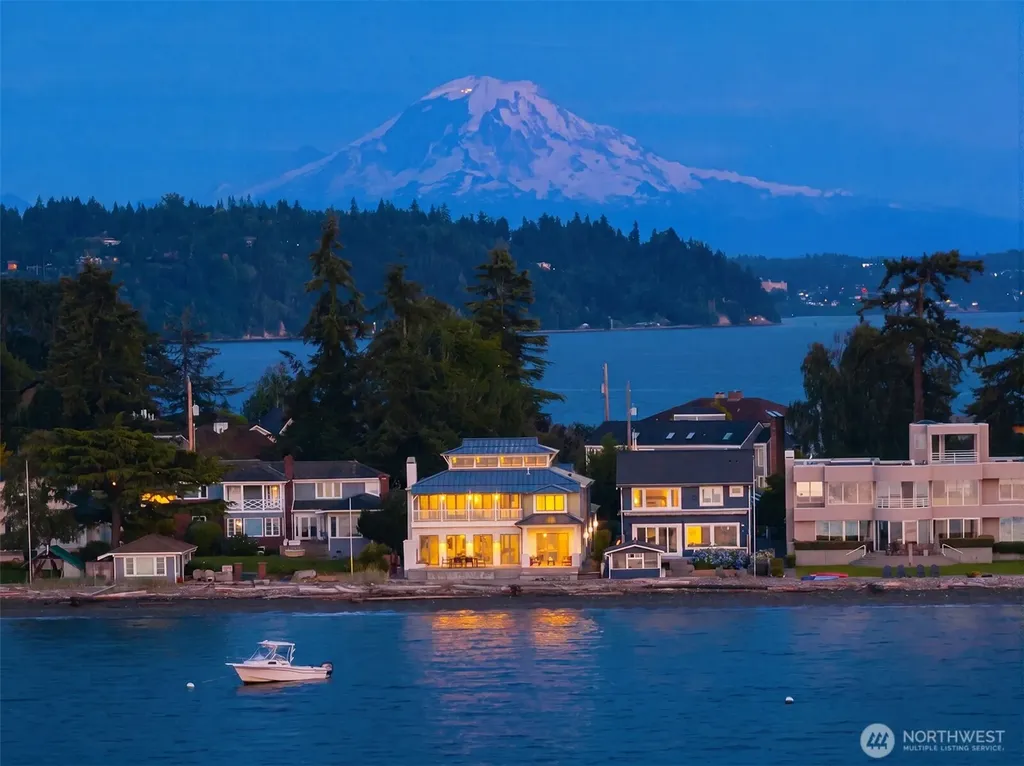 7 Three Tree Point Lane Burien WA 98166