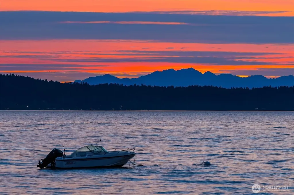 7 Three Tree Point Lane Burien WA 98166