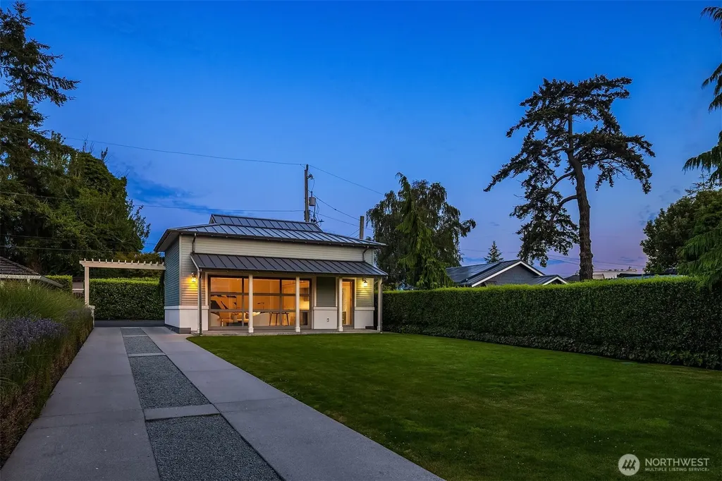 7 Three Tree Point Lane Burien WA 98166